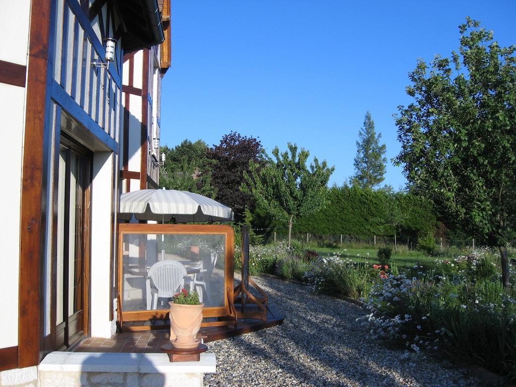 Le Mont D'Auge Bed & Breakfast Canapville  Luaran gambar